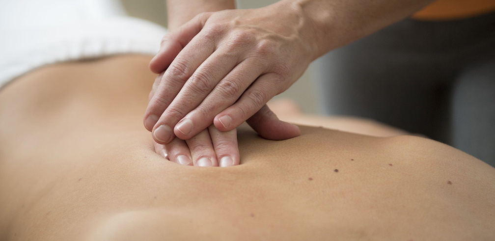 Massage aux huiles essentielles