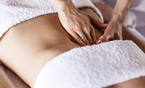 Photo d'un massage du ventre